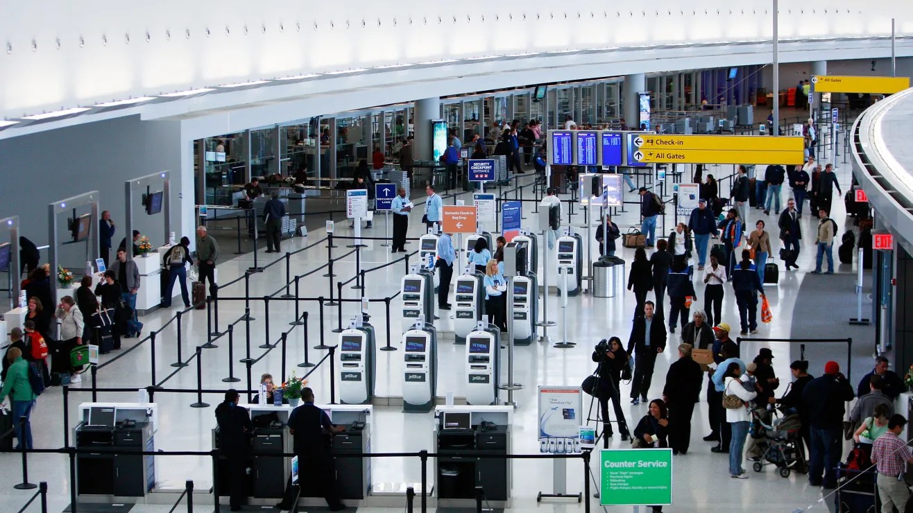 JetBlue le da la bienvenida al otoño con ofertas de vuelo empezando en $49 dólares a destinos dentro y fuera de Estados Unidos