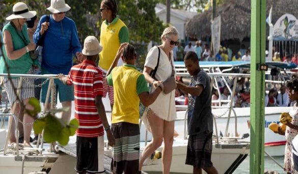 Crece llegada de turistas de la Oceanía y África a R. Dominicana
