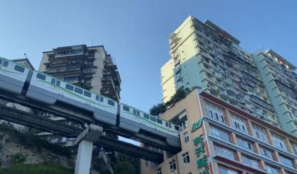 Una parada sobre innovación arquitectónica: Conoce el metro que traspasa un edificio en China