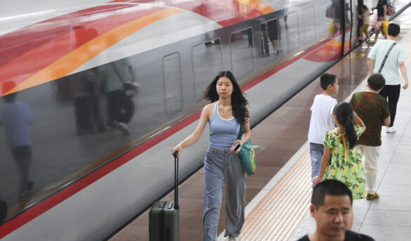 China prevé 190 millones de viajes ferroviarios durante próxima temporada turística