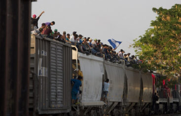 Empresa suspende trenes de carga por flujo de inmigrantes