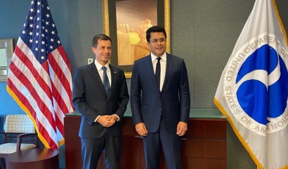 EE.UU. y RD buscan ampliar acuerdos aéreos para beneficio mutuo, revela David Collado