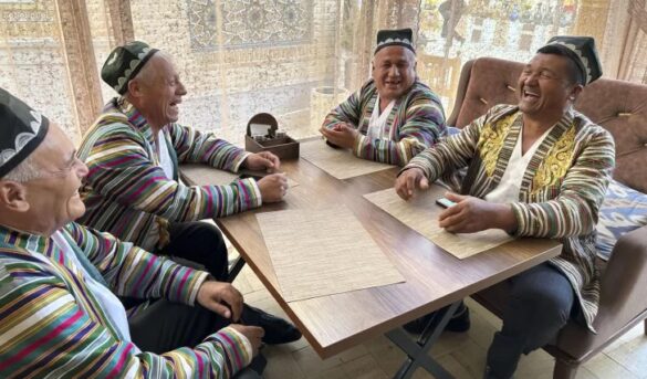 Este fuego se originó en un garaje donde se guardaban y daban mantenimiento a carritos de jugar golf. No causó víctimas humanas.