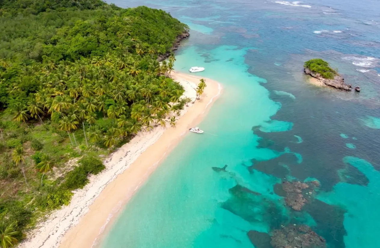 Empresarios españoles destacan recuperación del sector turístico en República Dominicana