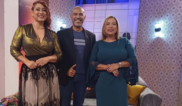 Fiestas y Personalidades con programa resumen de migración y turismo