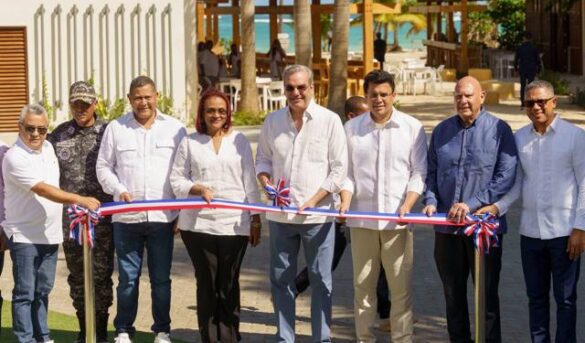 SAMANA: El Gobierno entrega en playa Las Galeras obras turísticas
