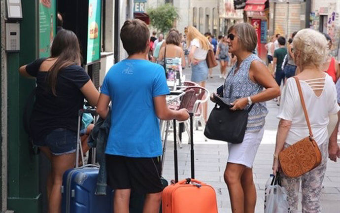 Sólo uno de cada cinco turistas mantuvo su presupuesto de viajes en 2023