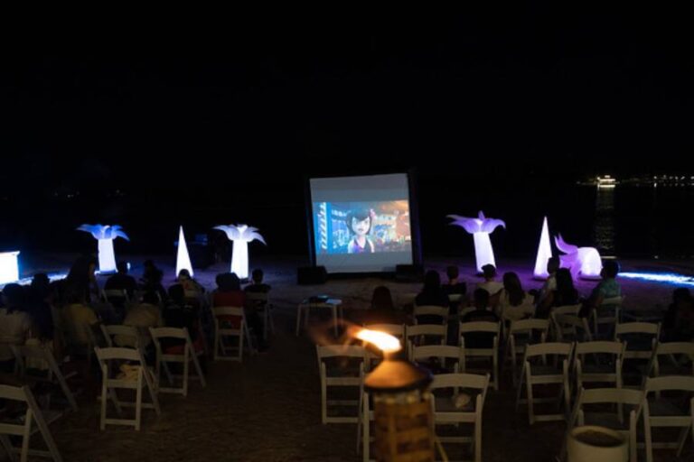 Playa Nueva Romana realiza el «Not-So-Scary Movie Night”
