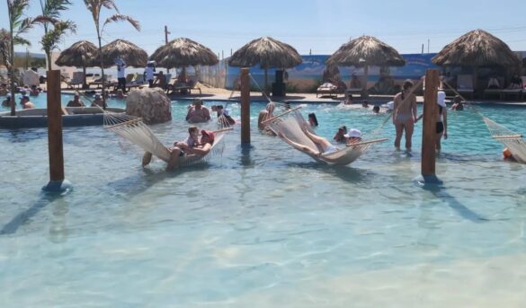 Playa artificial es un atractivo en Cabo Rojo