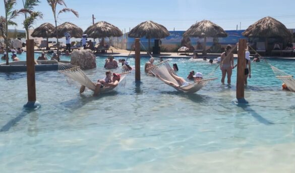 Playa artificial es un atractivo en Cabo Rojo