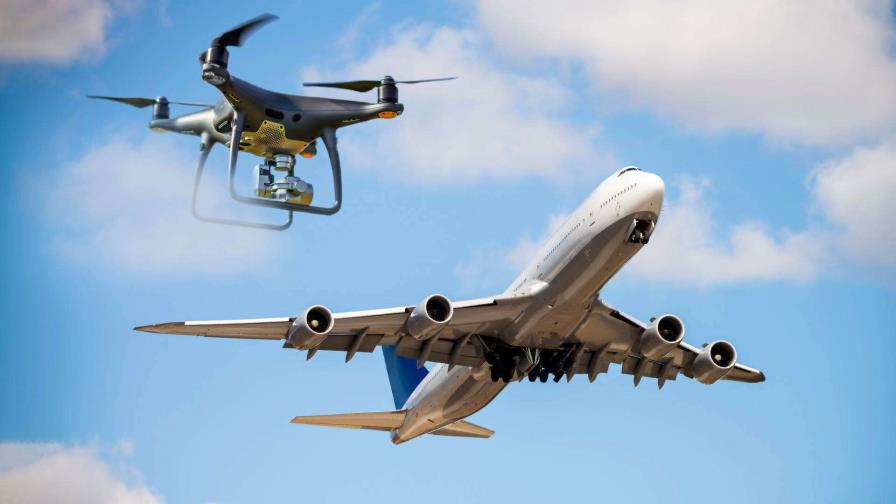 Desvían a RD vuelo de Iberia por dron que invadió espacio aéreo