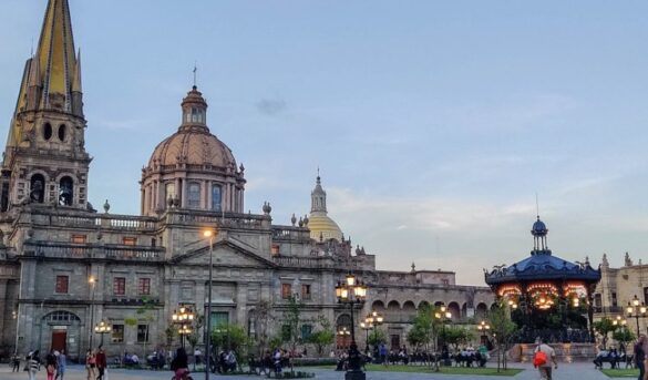 México registra 119,4 millones de turistas en vuelos en 2023, un 11.5% más que en 2022