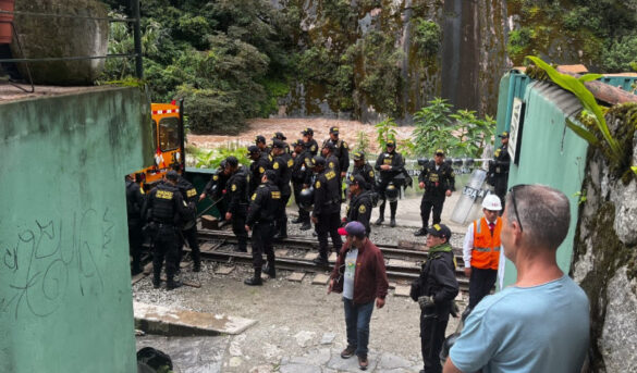 700 turistas evacuados por protestas en Machu Picchu, Perú.