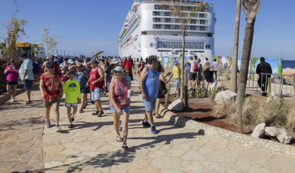Al menos 940 cruceristas conocieron atractivos turísticos de Pedernales