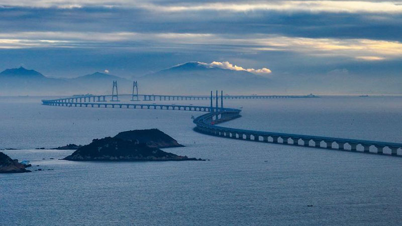 Puente Hong Kong-Zhuhai-Macao establece récord de flujo diario de pasajeros