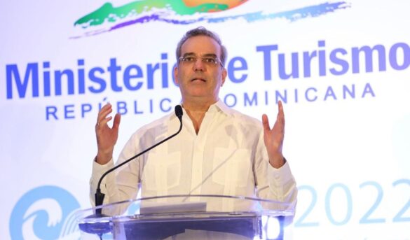 Abinader emite decreto para reforzar Gabinete de Turismo