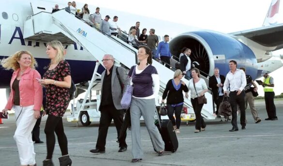 Costo de los pasajes aéreos sigue como espinita del turismo