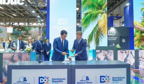 Ministro de Turismo firma acuerdos -Condor y Edelweiss-para impulsar vuelos desde el mercado alemán