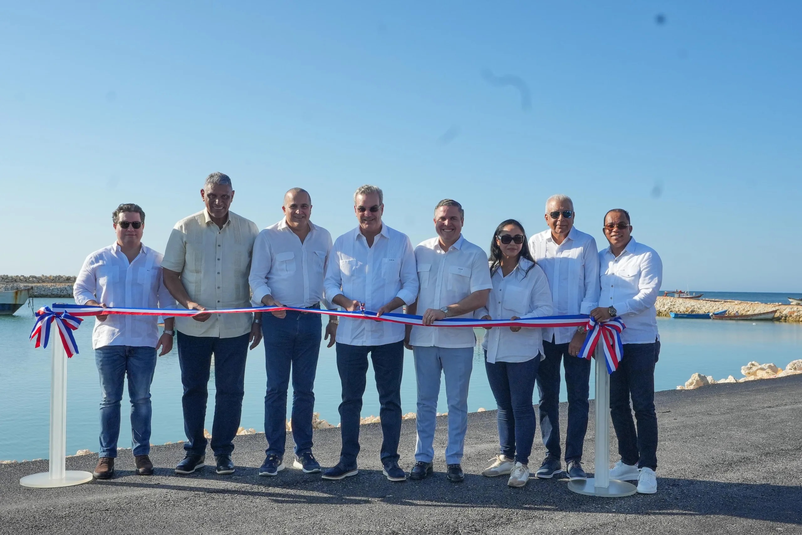 Abinader encabeza inauguración de muelle turístico en Río San Juan