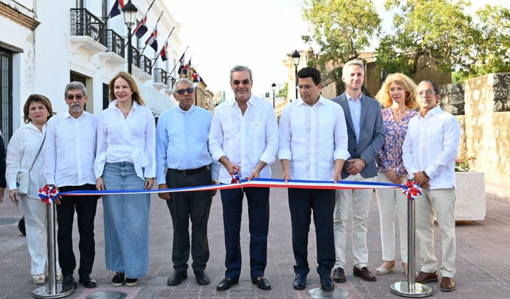Pdte. Abinader y Ministro Collado inauguran obras para el desarrollo turístico de Ciudad Colonial