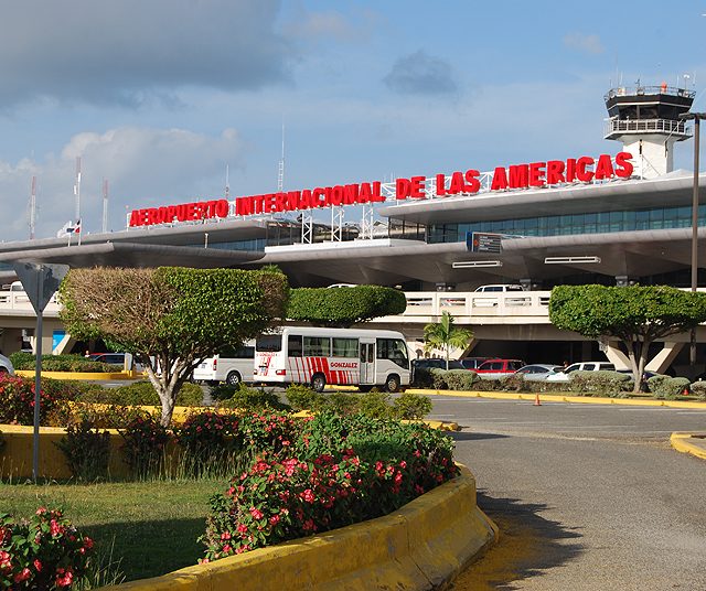 Esperan la llegada de mas de 100 mil pasajeros por el AILA en Semana Santa, en 800 operaciones de vuelos