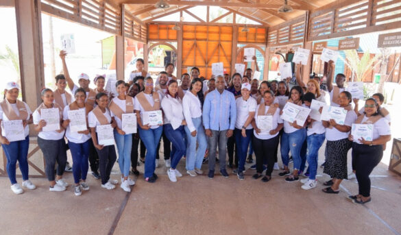 Infotep certifica 35 técnicos para apoyar el desarrollo turístico de Pedernales