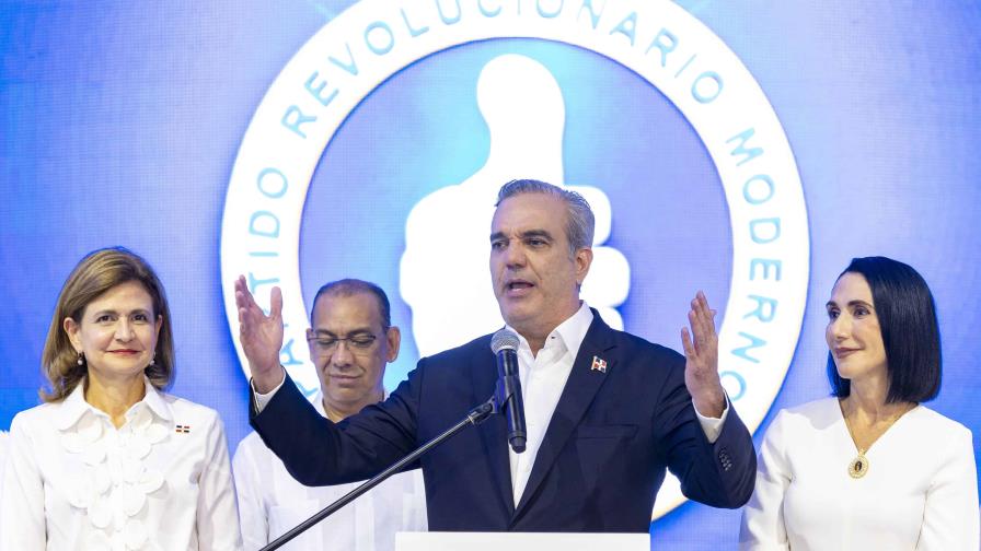 Presidentes hispanohablantes felicitan personalmente a Abinader por su reelección