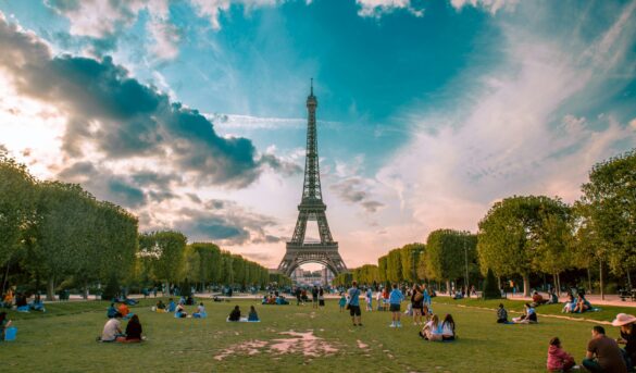 Francia, primer destino turístico mundial con 100 millones de visitantes en 2023