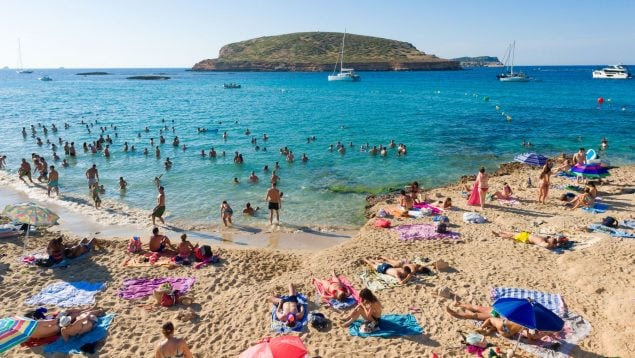 Miles de viajeros afectados por la quiebra de FTI: TUI y Dertour se encargarán de los viajes a Canarias y Baleares