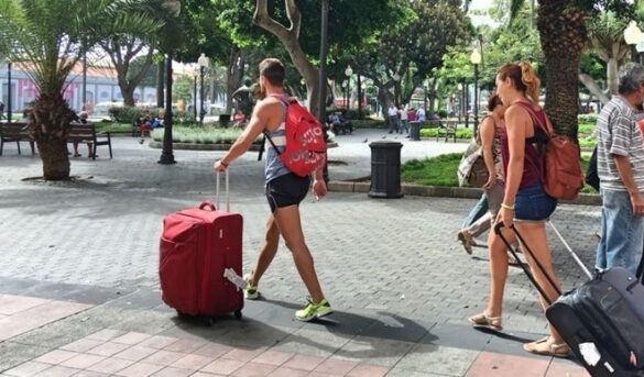 El superávit del Turismo supera los 18.900 millones de euros hasta abril