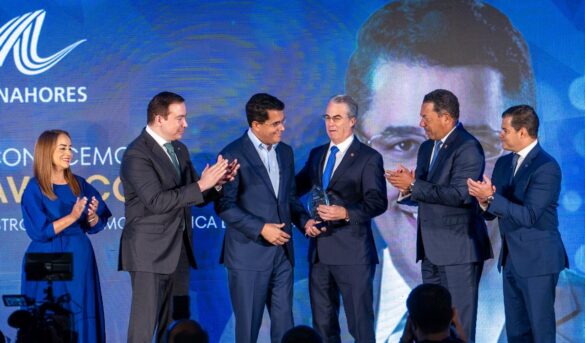 Bancos Popular, BHD y Reserva reconocen ministro de Turismo