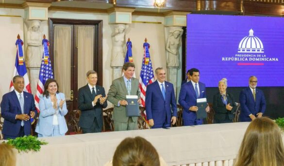 RD y EEUU firman pacto de Cielos Abiertos