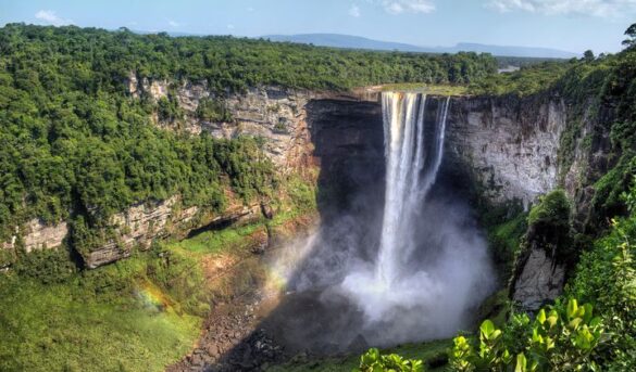 Guyana: Un Paraíso Exótico Frente a La Costa Caribeña