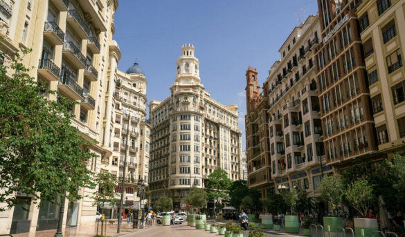 Las ciudades europeas se ponen serias para frenar el turismo excesivo: Valencia propone cortar la luz