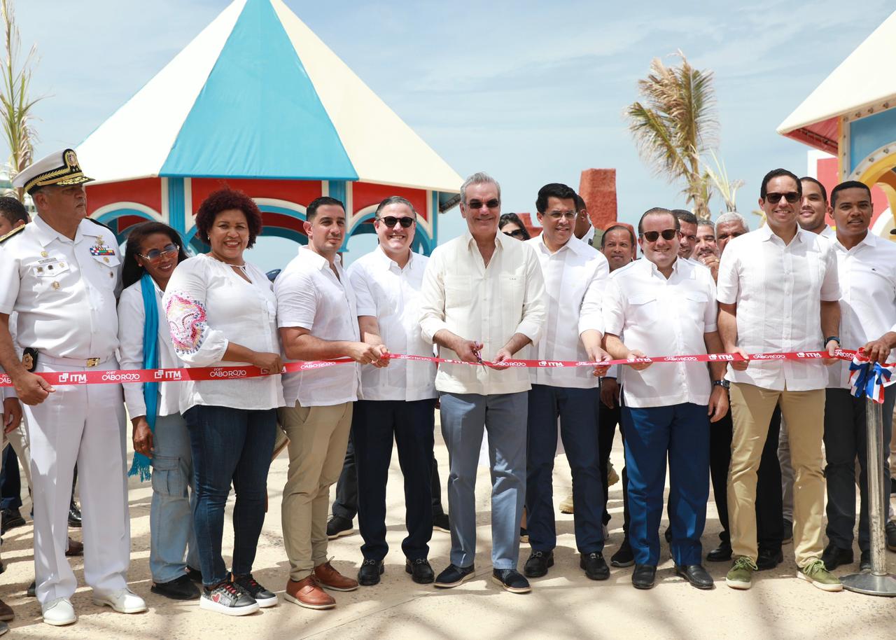 Inaugura segunda fase Cabo Rojo y acueducto Pedernales