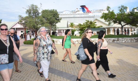 Agentes de viajes de Canadá exploran atractivos de Puerto Plata