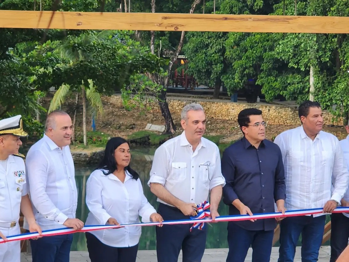 Gobierno mejora zona turística de laguna Gri-Gri