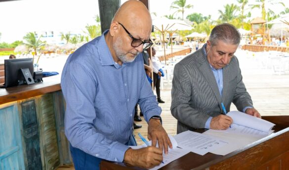 Adompretur, AHRB y CTRB firman acuerdo para impulsar el turismo de La Romana
