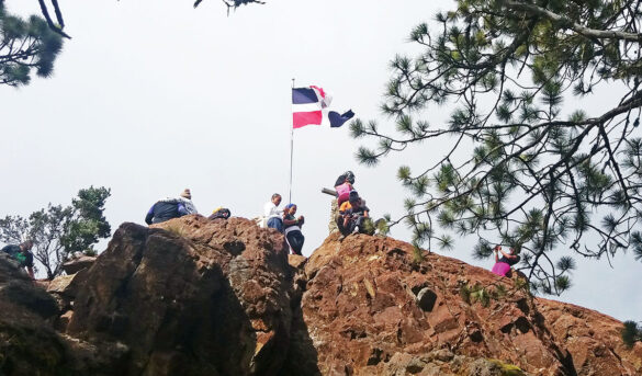 Escala al Pico Duarte: turismo y motor económico comunitario