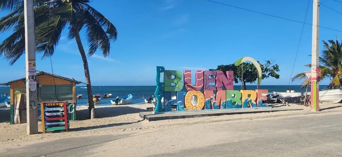 Playa Buen Hombre necesita urgente de las atenciones de las autoridades