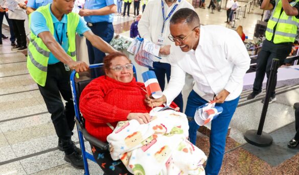 Así están recibiendo en el Aila a dominicanos que residen en el exterior