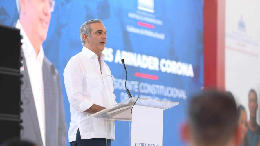 Luis Abinader anuncia proyectos en Barahona