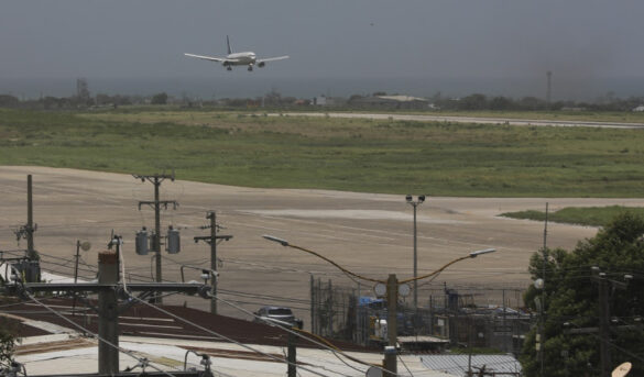 Haití reanuda vuelos comerciales internacionales luego de interrupción por la oleada de violencia
