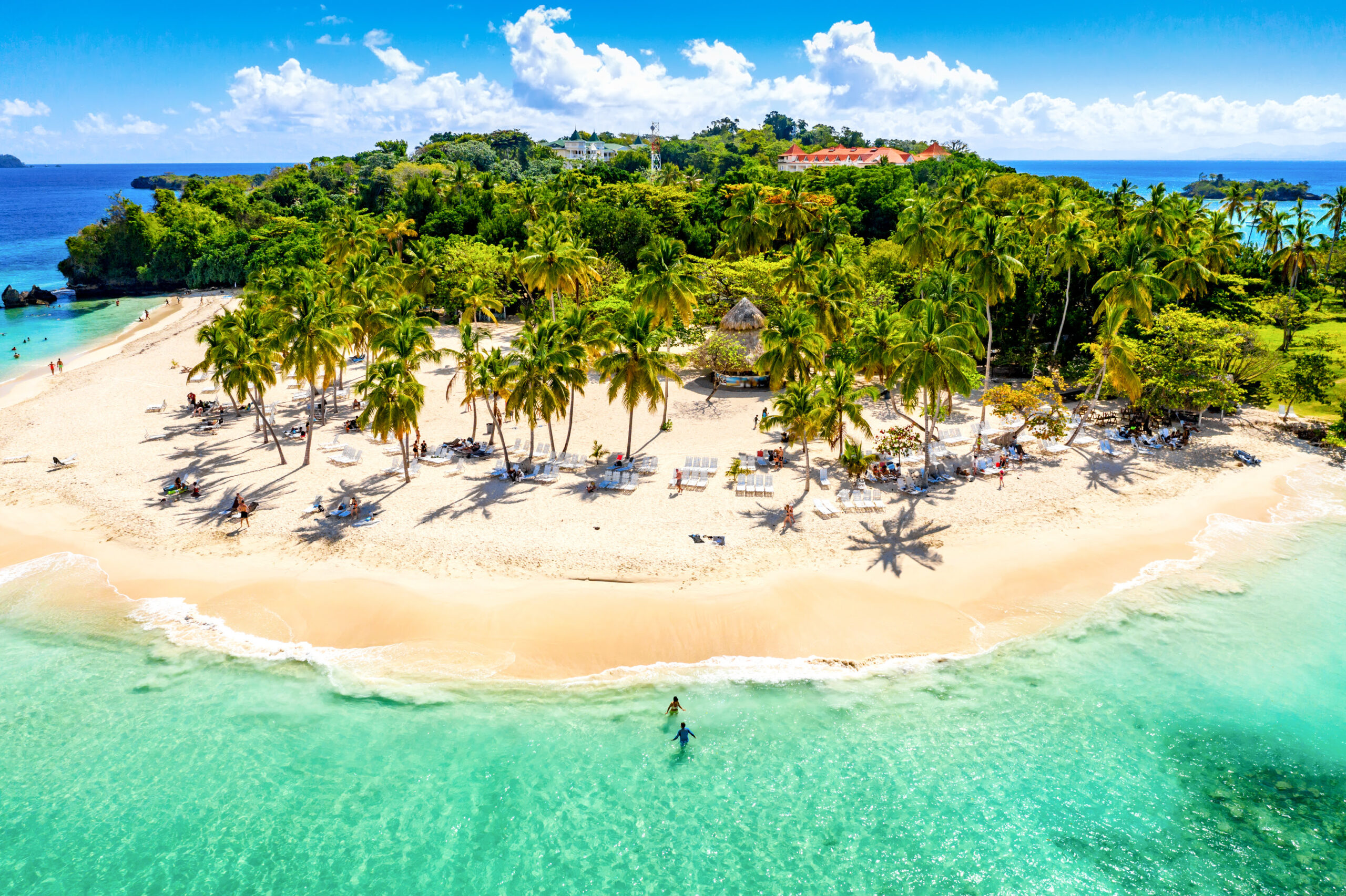 El paraíso caribeño de Luis Tosar en Samaná y otros planes imprescindibles para diciembre