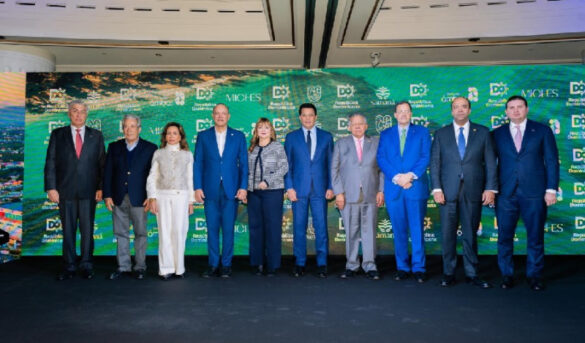 Collado revela que grandes marcas anunciarán hoy en Fitur su entrada al país