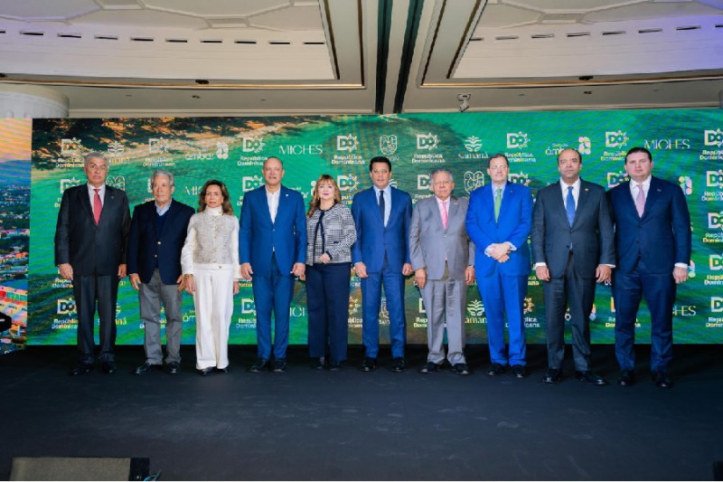 Collado revela que grandes marcas anunciarán hoy en Fitur su entrada al país