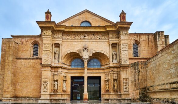 Catedral Primada de América Tesoro Artístico en la Ciudad Colonial