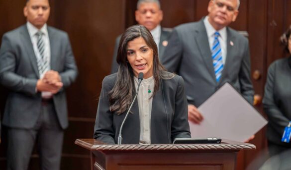 Senado reconoce a Frank Rainieri por sus aportes al turismo