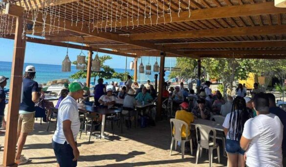 Navío Bar and Sea: un destino para cruceristas en Pedernales