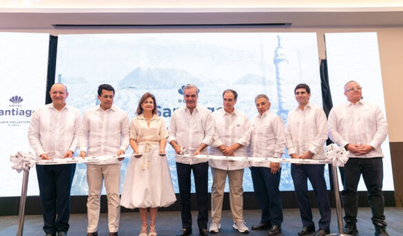 Abinader encabeza inauguración del Hotel Hilton Santiago